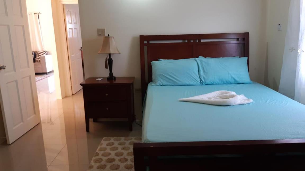 Bing'S Home Away From Home Ocho Rios Eksteriør bilde